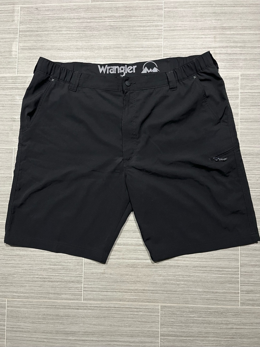 Wrangler Men's Black Hiking Cargo Shorts